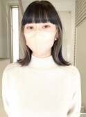 黒髪ミディアムインナーカラーベージュ