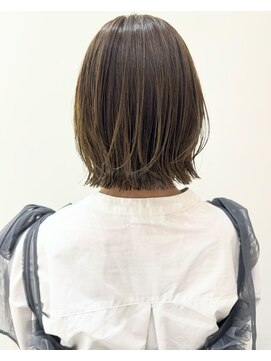 カウチ 板橋本町店(kauti) ぱつっと切りっぱなしボブ