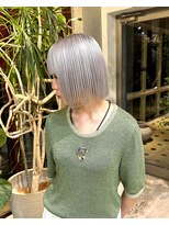 ヲタク(wotaku.)&nbsp;シルバーグレーハイトーンダブルカラーケアブリーチボブミニボブ