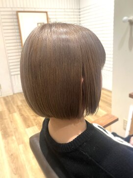 デュークシルア(du c Sila) ぱつんとショートボブ