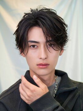 ゼロ 渋谷(XeRo) 緩めフェザーショート