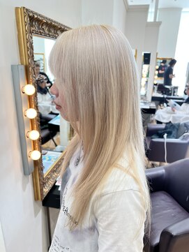 コワファースト  させぼ五番街店(COIFF1RST) 2ブリーチ必須ホワイトブランド♪