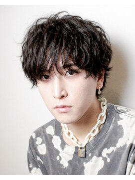 オーシャントーキョー ホワイト 原宿(OCEAN TOKYO WHITE) シースルーラウンドマッシュウルフ波巻きツイストスパイラル黒髪