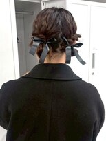 ロイオブジゼル(roi of GiseL) ヘアアレンジ お団子 ツイン 編み込み リボン 結婚式 ライブ