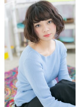 ヘアアンドビューティー ミック(Hair & Beauty miq) 斜めバングのスイングカールボブ