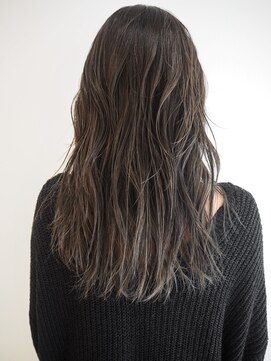 コルソ ケーツー 梅田 茶屋町(corso k-two) 《モノクロームベージュ》ルーズウェーブでカジュアルロング