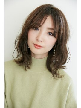 フィガロ ミリー 北生駒店(Figaro Mily) 肩ハネミディアムスタイル 　外ハネボブアッシュブラウン