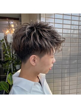 ヘアーズロイ(hair's Roi) 束感アップバングツーブロック