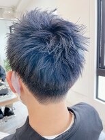 ホウナンミッデイ(方南Midday)&nbsp;ブリーチしてアッシュグレイ【ツーブロック刈り上げ短髪】