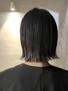 ヒビ(hibi) 外はねボブ