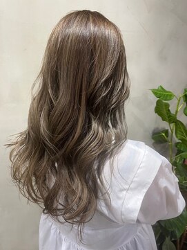 リンダイーロ(Linda Hiro) 【札幌円山 デザインカラー/ハイライト/ダブルカラー】