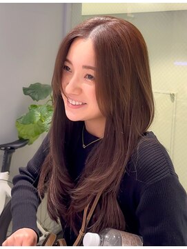 ヴァイス 新宿店(VAICE) オリーブベージュ/レイヤーカット/センターパート/髪質改善