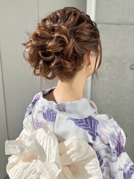 スタジオカラー(Studio Color)の写真/【立川3分★ヘアセット¥2200～/ヘアセット+フルメイク¥6600】早朝の結婚式等もStudio Clorにお任せ!