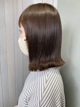 ルトワ(Lutowa) 艶ベージュ