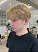 渋谷メンズブリーチカラーミルクティーベージュセンターパート