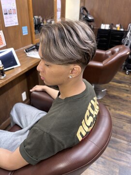 ラフ バイ マグ 南松本(R.A.F. by Mag) メンズバレイヤージュシャドールーツグレージュスキンフェード