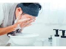 髪だけじゃない！肌や眉のお手入れも叶う◎ROOSTだけで身だしなみがすべて整えられるお手軽さ！