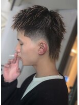 フランクスバーバーリベラルド 横浜(FRANK'S BARBER LIBERALD)&nbsp;フェザーパーマサーフカール刈り上げセンターパート