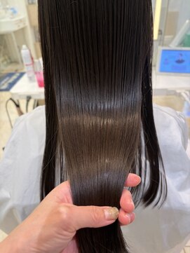 ケンジ 平塚 アネッタ(KENJE annetta) 艶髪トリートメント