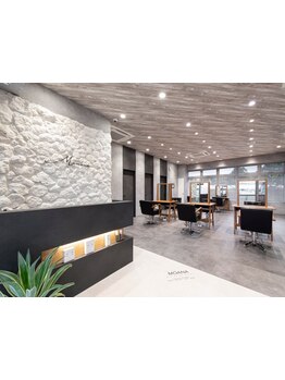 「トレンドx似合わせ」が得意なHEADLIGHTグループの全国トップサロン【Moana】が長野駅前にRENEWAL OPEN！