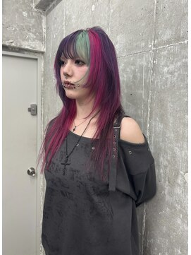 オーン 渋谷(OOn) ネオンピンク×ビビッドパープルのデザインウルフ