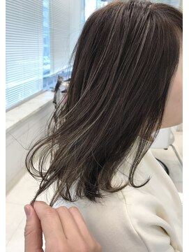 リアリズム(reaRism) 極細ハイライトコントラストグレージュ