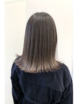 アライブ キチジョウジ(ALIVE Kichijoji) 地毛は染めないシルバーグラデーションカラー