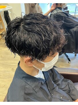 エヌプラス(N+) 波巻きツイストスパイラル刈り上げセンターパートサーフカール