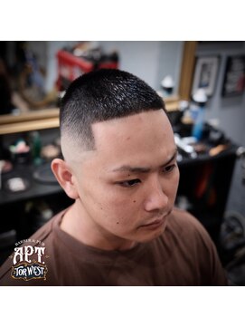 エーピーティートアウエスト(APT. TOR WEST) buzz skinfade