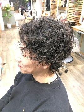 フラムリングス麻布(Framlings azabu) 襟足長め×パーマスタイル　40代男性