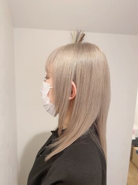 ビューティーサロン ホープ(beauty salon HOPE) ペールホワイトのウルフヘアー