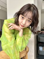 ロット 横浜(lot)&nbsp;ナチュラルウェーブオン眉ボブ×グレージュ[横浜駅]