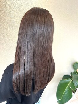 ブロッシー(blossy.)の写真/クセでお悩みの方必見！一人一人の髪質に合わせて薬剤を選定♪自然な仕上がりで、モチの良さも◎