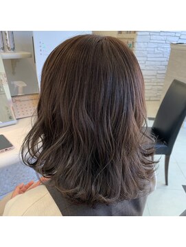 クイーンズゲート 昭和パレス店 ブリーチなしグレージュ