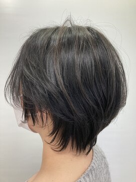 クシュル (CUSHUR) ショートボブ