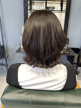 レナータ ヘア(Renata hair) 外ハネボブ／くびれボブ