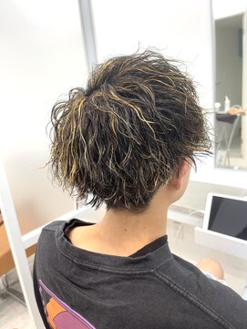 ロミーオム 本厚木(ROMMY. Homme) 波巻きツイストスパイラルパーマハイライトメッシュ