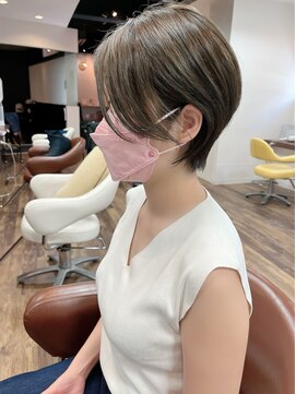 スリー(Th:ree) 大人可愛い20代30代40代前髪長めくびれショート◎