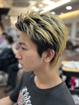 ヘアーアンドメイク ビス(HAIR&MAKE bis) スパイキーショート