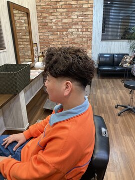 ライズヘアー(RISE HAIR) スキンフェード＋パーマ