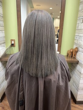 ヘアー バイ ミーズ(hair by Mii’s) グレー×インナーインディゴ