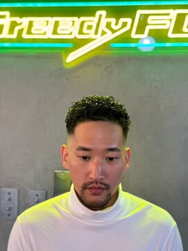 グリーディーフォックス 代々木(Greedy FOX) 波巻き/ハイライト/マッシュパーマ/ウルフ[シェービング]