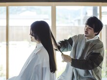 本と美容室 萩店の雰囲気（ひとりの美容師が最初から最後まで担当します）