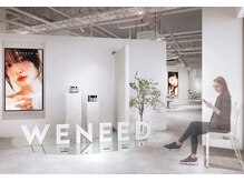ウィーニード 名古屋(WENEED)の雰囲気(本場韓国のアパレルショップや美術館の世界観を取り入れた内観)
