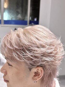 オーシャントーキョー 神戸(OCEAN TOKYO KOBE) ホワイトベージュフェザーニュアンスセンターパートウルフ