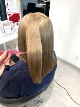 イロアイ(iro I) ベージュカラー