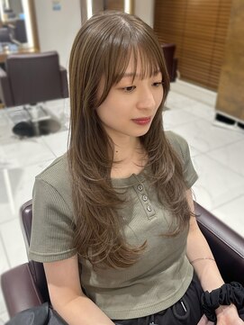 ザザ ZA/ZA 目白 レイヤーカット×オリーブベージュ/顔周りカット/赤み消しカラー