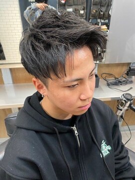 リレーションメンズヘアー(RELATION MEN'S HAIR) センターパートフェードカットシャドウパーマおしゃれ坊主