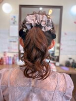 サロンドミナ(SALON DE MINA)&nbsp;カールポニーテール
