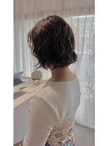 ログ(log)&nbsp;ニュアンスパーマ　髪質改善カラー　顔まわり　レイヤー　艶髪